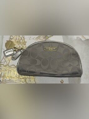 NWOT Coach Signature dome cosmetic bag